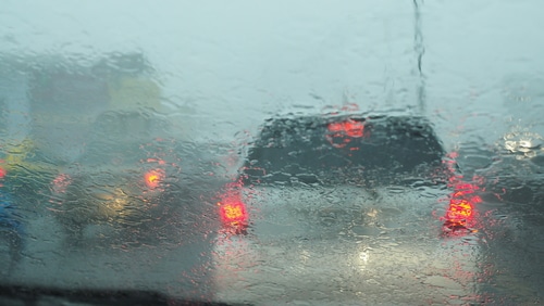 8 Best Ways To Navigate Driving in Heavy Rain